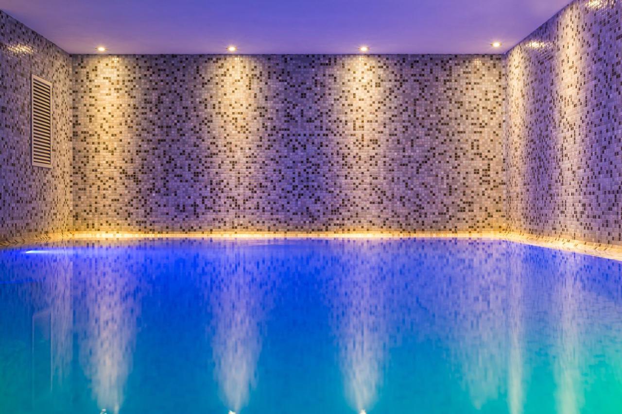 Apartaments Suites Ambassador Caorle Esterno foto